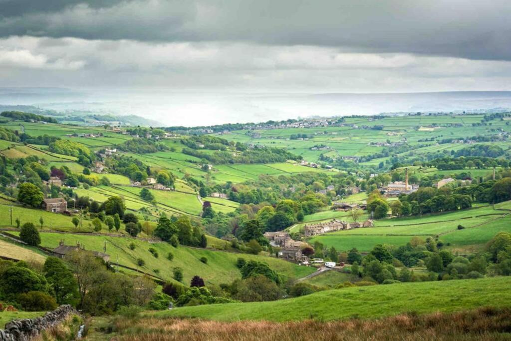 Entire Cottage In The Beautiful Calder Valley Галифакс Экстерьер фото